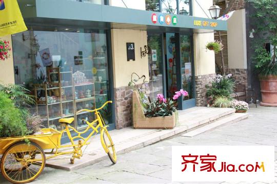 麓山國際社區(qū)云堤曦岸商店