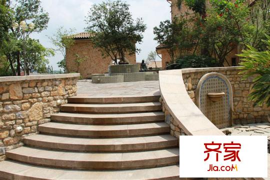 麓山國際社區(qū)云堤曦岸小區(qū)階梯（2015-12-25）