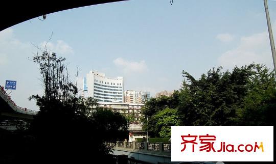 首航欣程項(xiàng)目旁的人南立交橋下