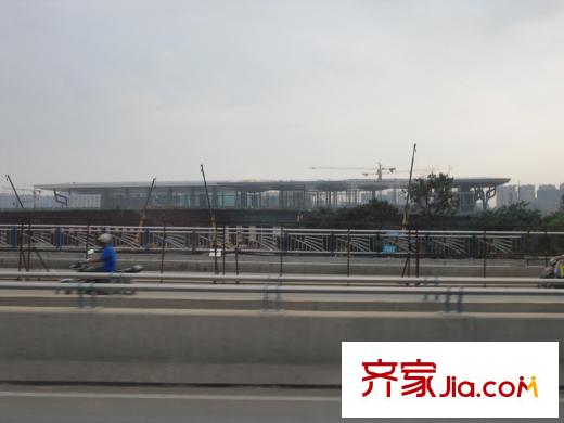 新里柏仕公館配套圖項(xiàng)目周邊成都東客站（在建）
