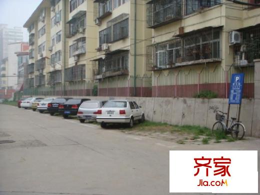 中仓小区外景图停车位
