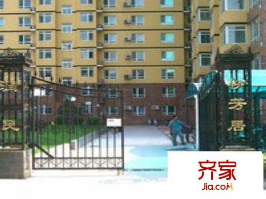 润民柳芳居外景图大门