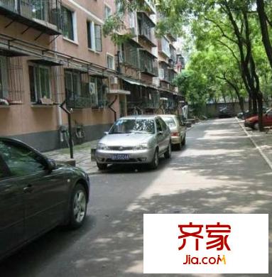 财富广场外景图