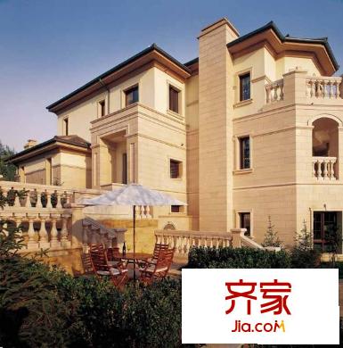 蓝岸丽舍实景图前院2010.2