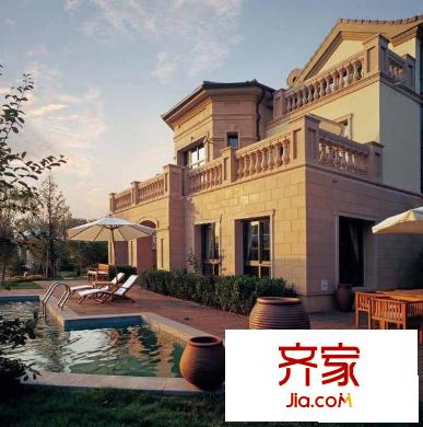 蓝岸丽舍实景图室外泳池2010.2