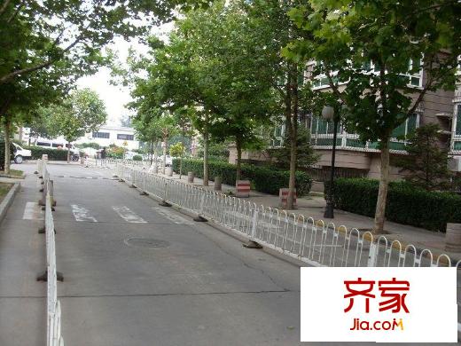 左家庄西街外景图街道
