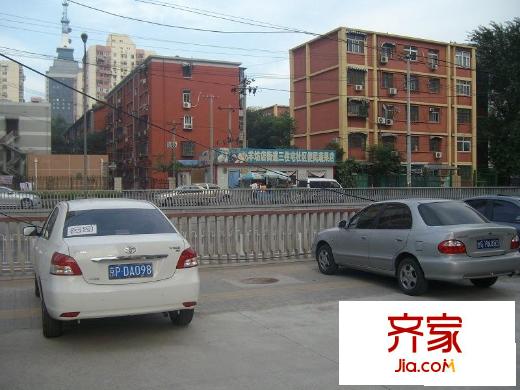 信悦华庭外景图停车场