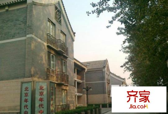 龍?jiān)乐尥饩皥D