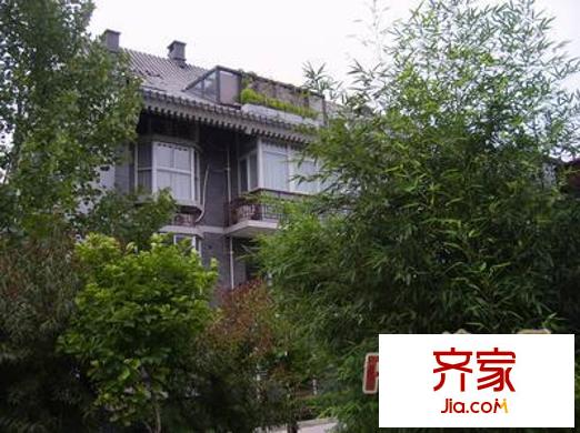 龍?jiān)乐尥饩皥D