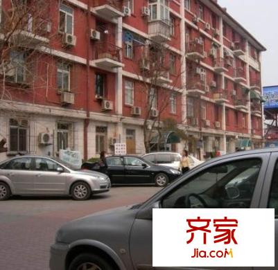 东四西大街外景图
