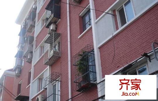 东四西大街外景图