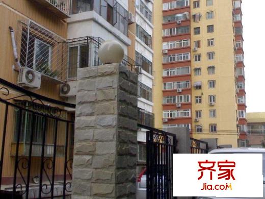 静安东里外景图小区大门