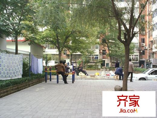 車(chē)站西街13號(hào)院