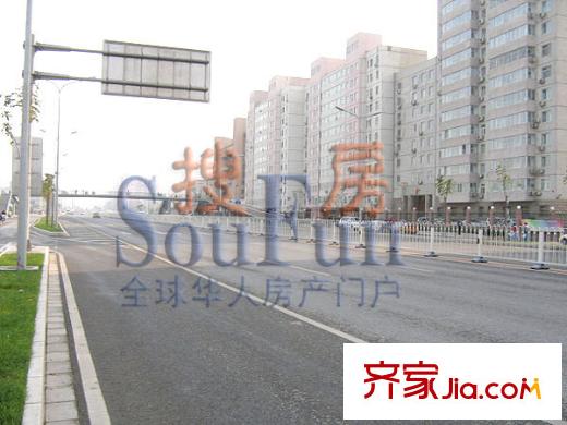 美丽经典园配套图售楼处前的玲珑路