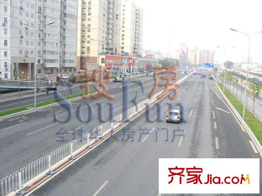 美丽经典园配套图售楼处前的玲珑路