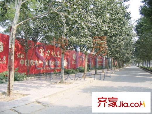 富力桃园配套图项目东边的马路