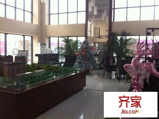 愛方城實(shí)景圖售樓處2013.01