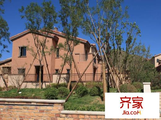 八達(dá)嶺孔雀城樓體側(cè)面2013.5.10