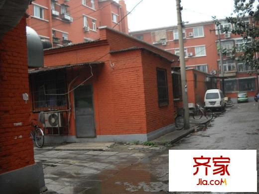 月壇北小街外景圖一側(cè)