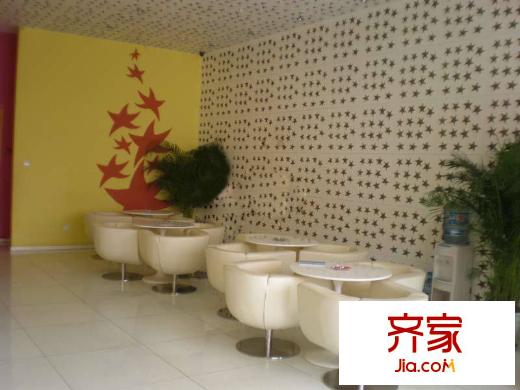 FREE自由季实景图售楼处大厅2010.7.28