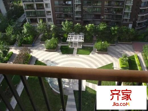 本家润园外景图