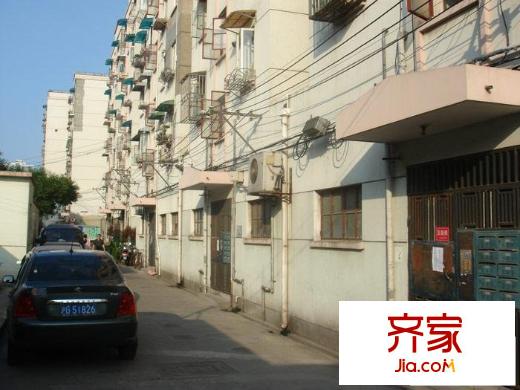 瞿四小区外景图