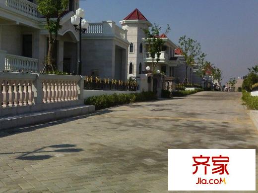 愛(ài)法奧朗新莊園外景圖 