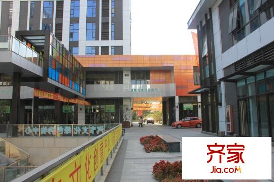 绿地北郊广场实景图(2012.10)