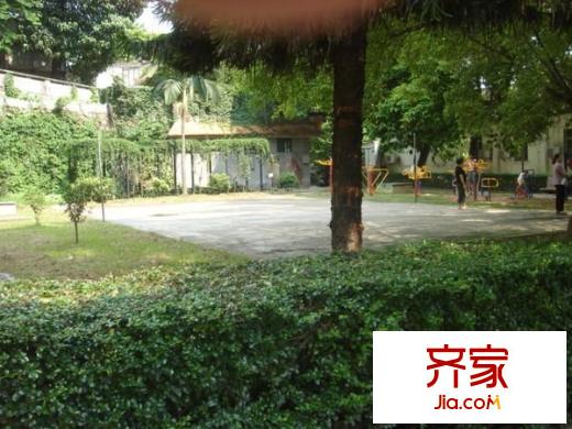 濂泉路小区外景图