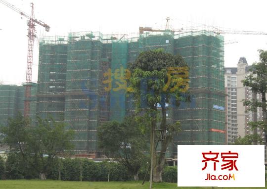 保利城二期实景图二期A栋工程进度(2010.05)