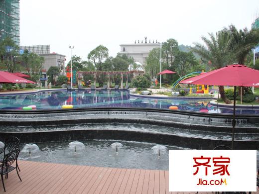 碧桂園常平首府實景圖小區(qū)游泳池（2014-6-8）