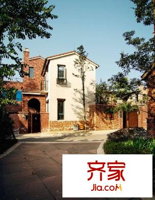 半山衛(wèi)城樸墅小區(qū)內(nèi)建筑外立面(2011.05)
