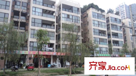 檀香花園對面30米雜貨店