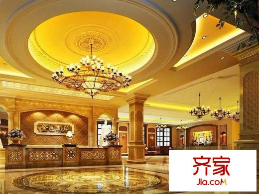 金色湖岸