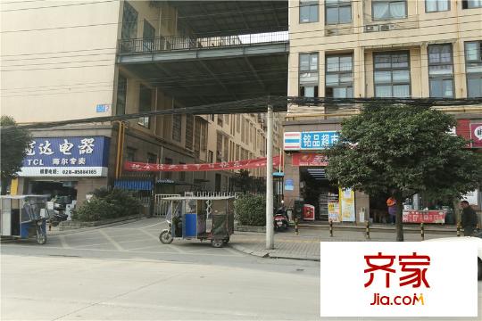 合力達(dá)新銳項(xiàng)目大門入口實(shí)拍（2015.12.24）
