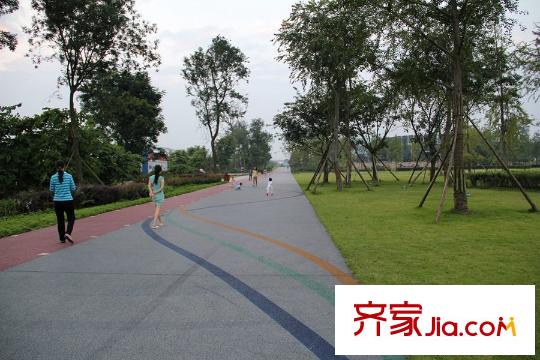 月映長(zhǎng)灘棲湖周邊濱河公園