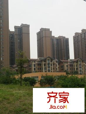 塔子山壹號洋房東南方實(shí)景（2015-9-15）