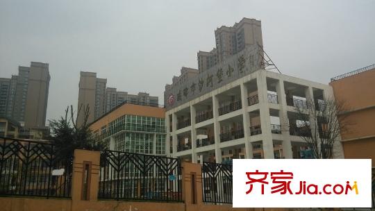 塔子山壹號(hào)項(xiàng)目旁沙河堡小學(xué)