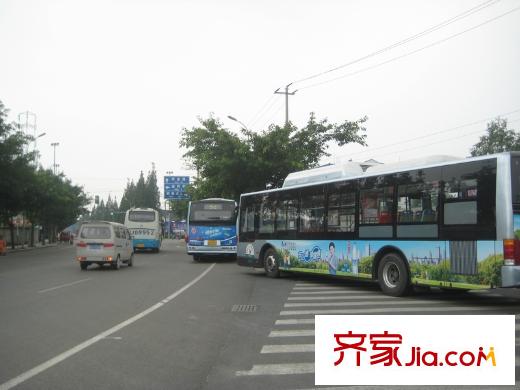首信匯公交站
