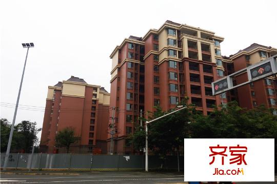 川網(wǎng)國(guó)際花園一期項(xiàng)目側(cè)景（2015.09.10）