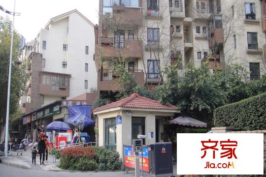彩疊園小區(qū)外街道2015-3-19