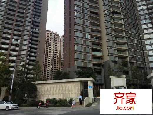 成都ICC天曜項(xiàng)目大門(mén)實(shí)景（2015-11-1）