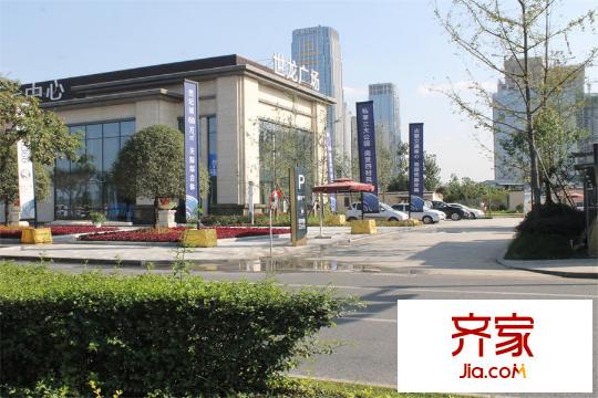 世龍廣場（2015.3）