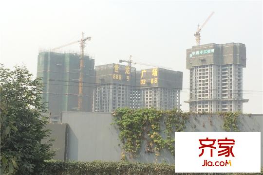 世龍廣場