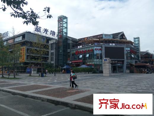 成都新天地2期春天里花天錦地美食區(qū)