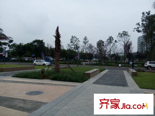 成都新天地2期春天里成都新天地附近的休閑公園
