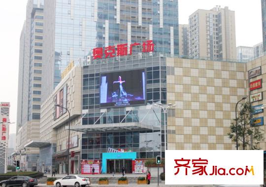 綠地之窗附近奧克斯廣場(chǎng)