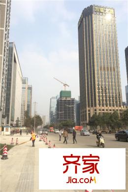 綠地之窗項(xiàng)目旁街道（2015.3）