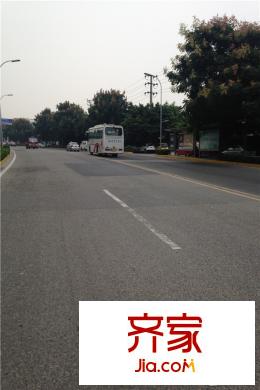 藍(lán)潤(rùn)棠湖春天V客周邊道路實(shí)景（2015.10.13）