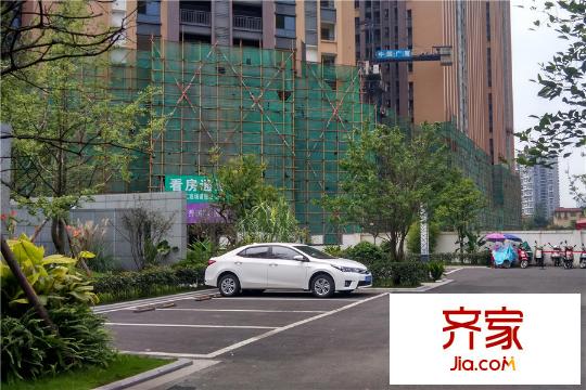 湟普國(guó)際湟座項(xiàng)目前方實(shí)景（2015.9.13）